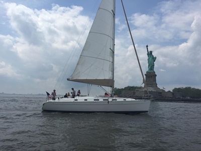 NY sailing yacht 2 - Statue
